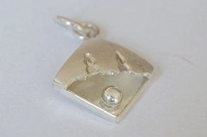 DI329 Dije peruano rombo bolita - 2x3cm