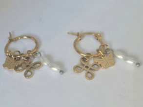 ADA0709 Aros argollas con mariposa y perla blanca 1.3cm