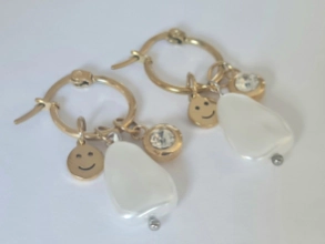 ADA0710 Aros argollas cara feliz corazón perla 1.3cm