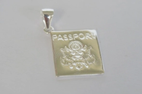 DI054 Dije pasaporte - 1.5x1.8cm