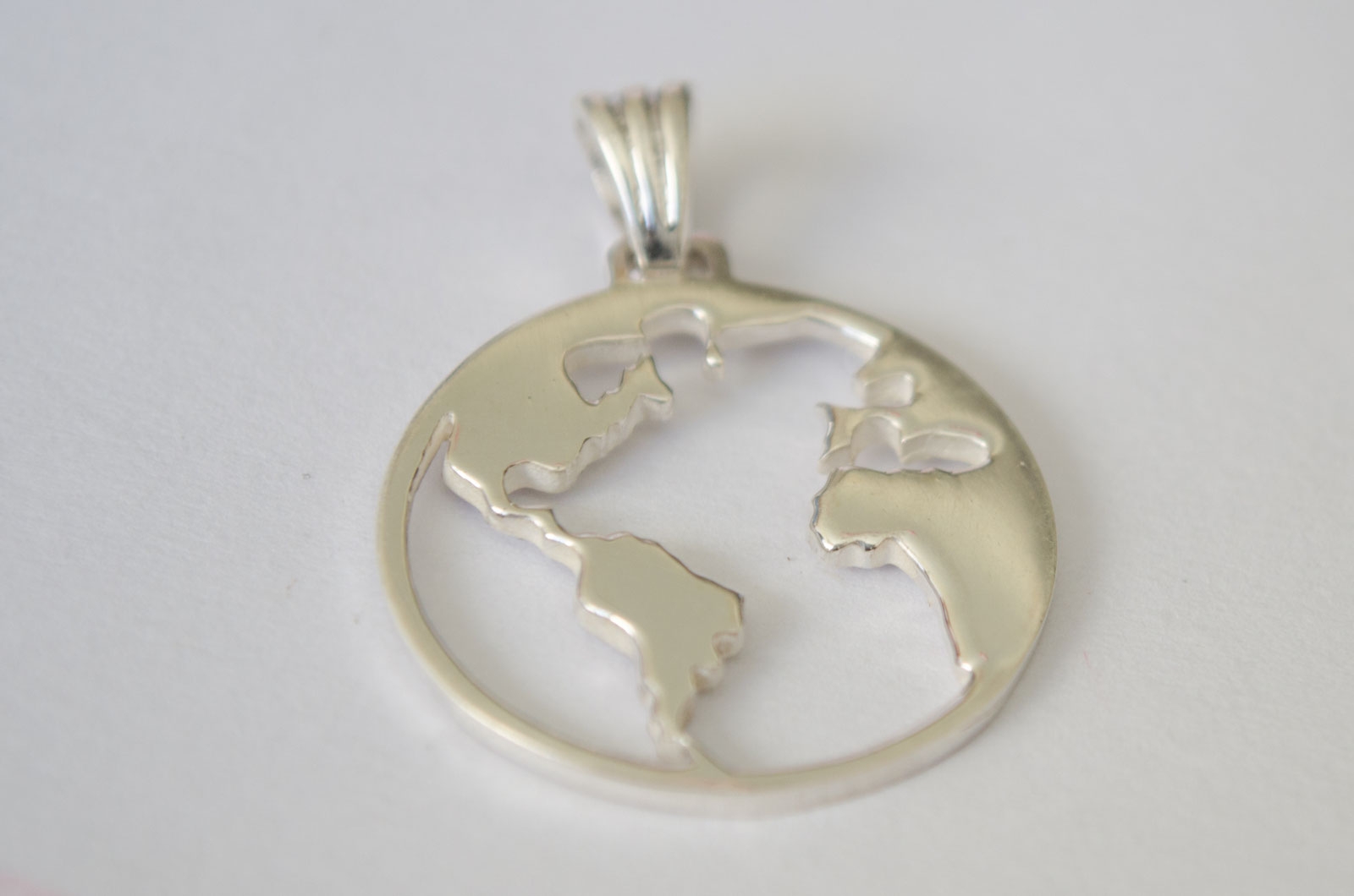 DI117 Dije mundo - 2.5cm
