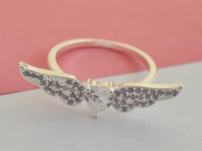 ABAN1476 Anillo corazón alas micropavé