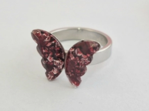 AQAN0091 anillo mariposa acrílico bordo