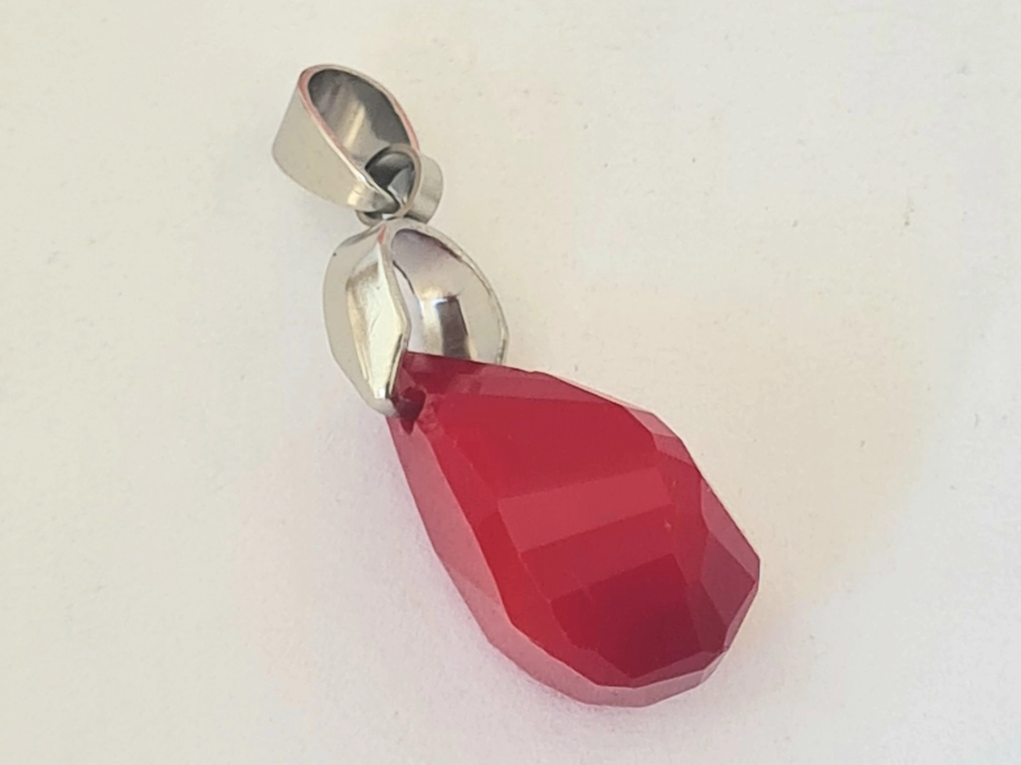 AQD0131 Dije piedra roja 1cm