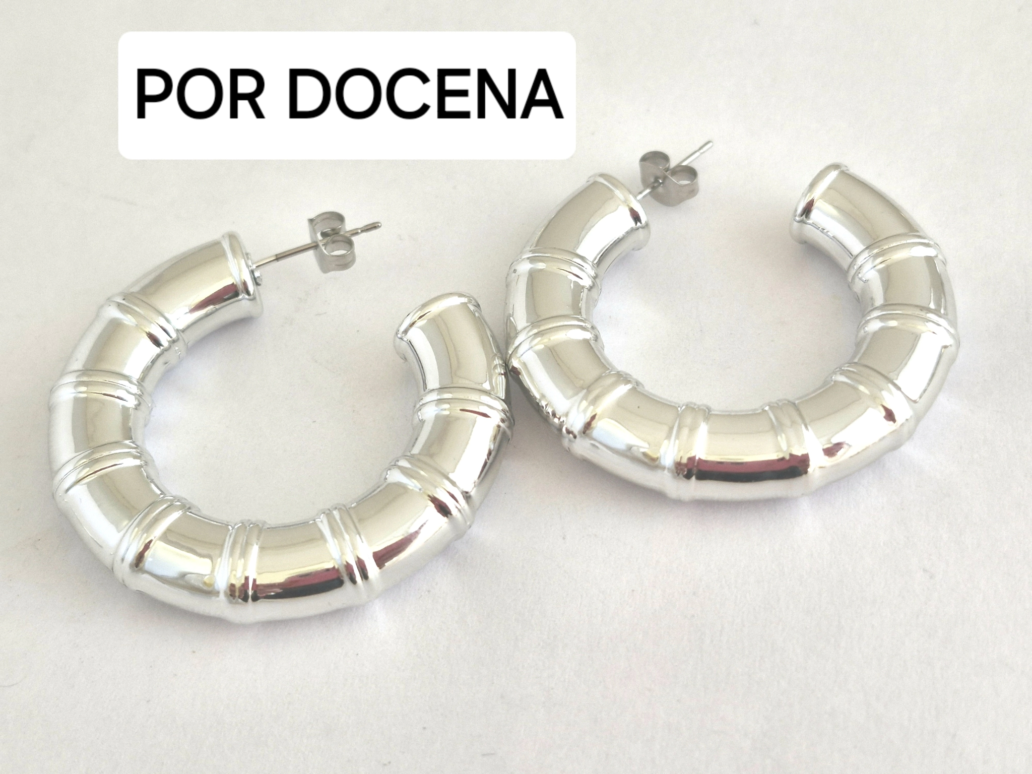 A-FAN0036 DOCENA Aros inflados plateados 4cm fantasa