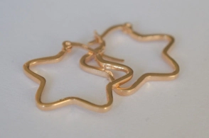 AR025 Aros laminados oro estrellas - 