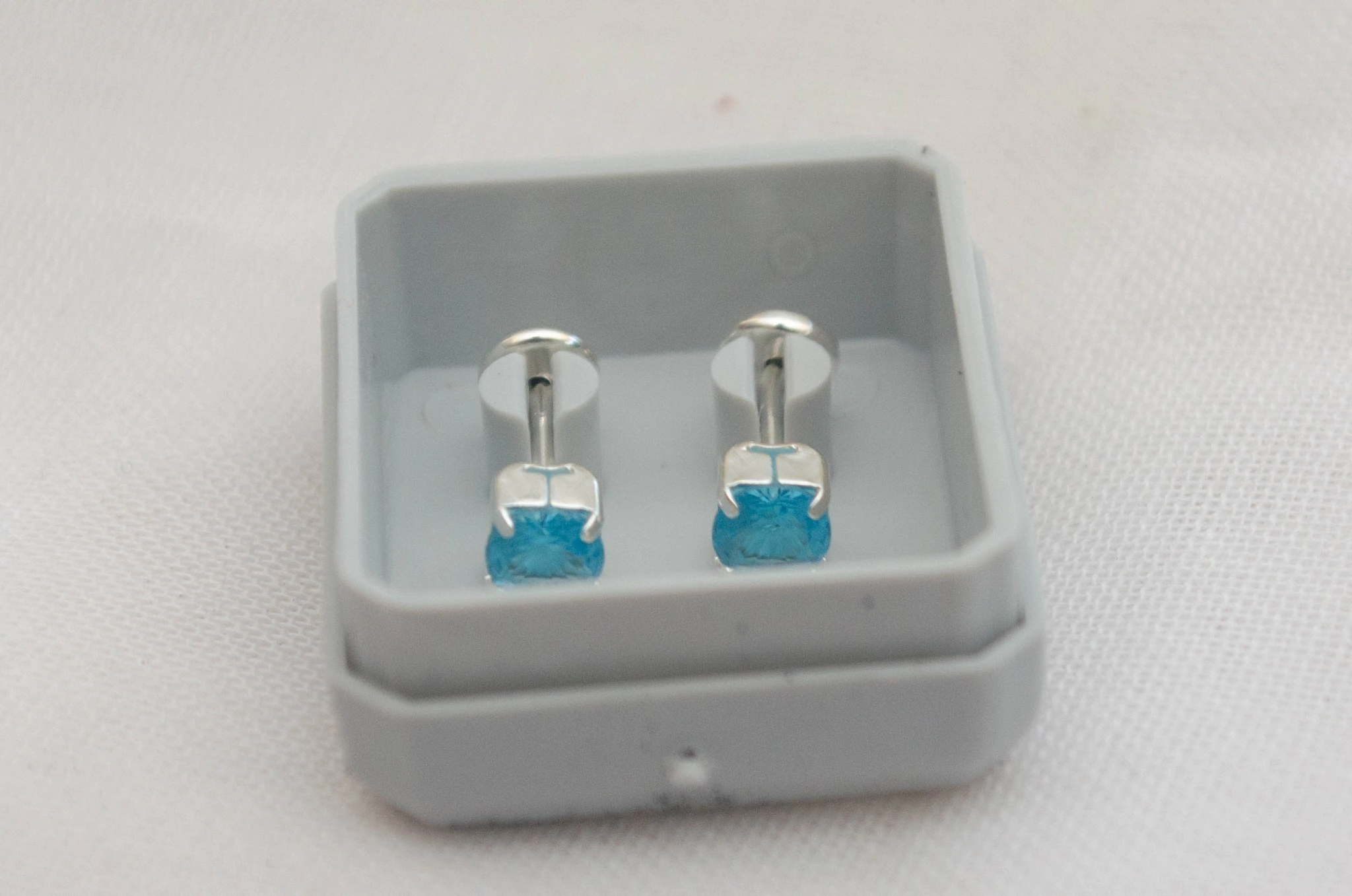 ABRI531 Aros abridores cubic cuadrado CELESTE