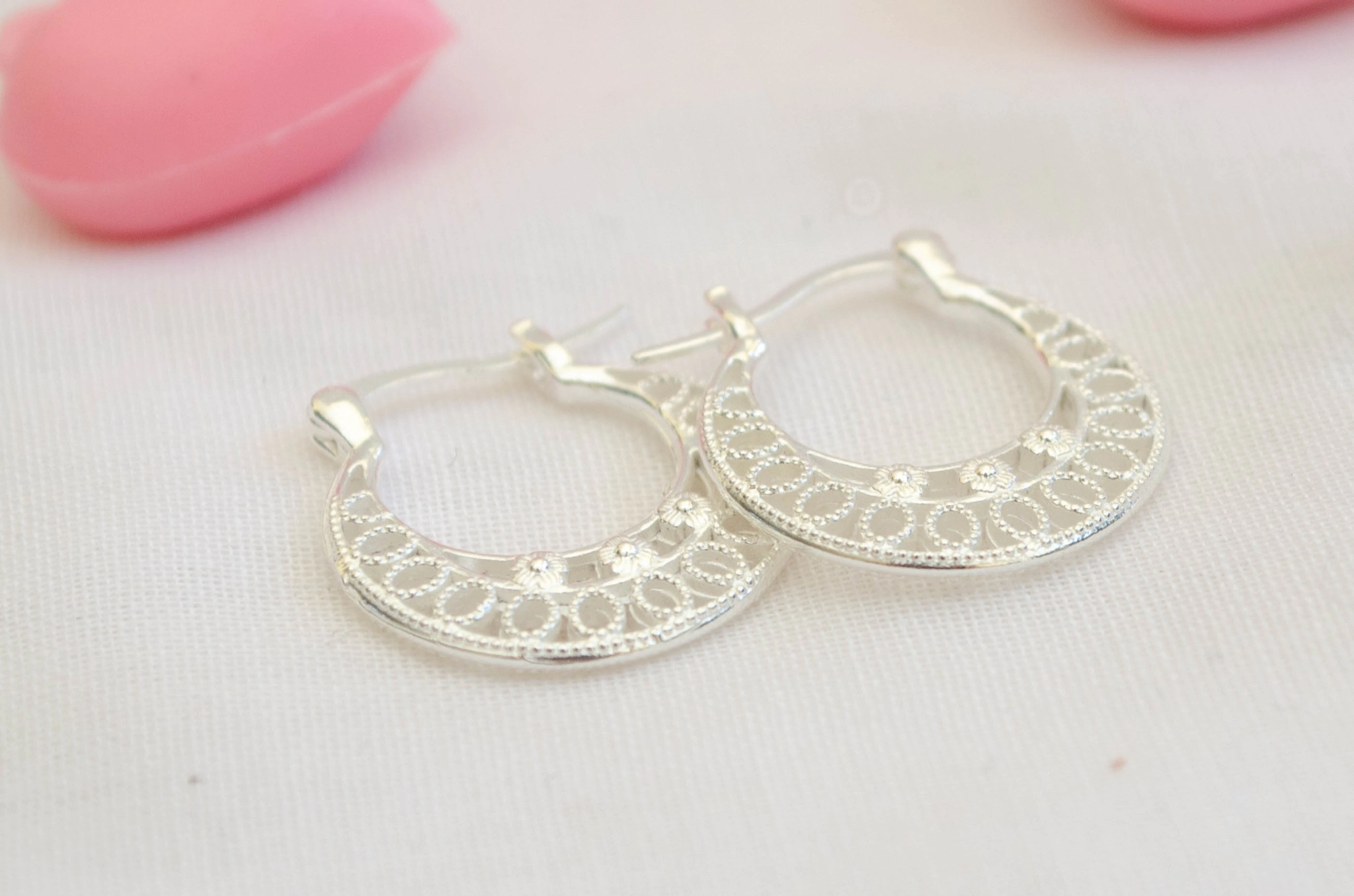 L-AR0313 Argollas planas caladas 2cm valos