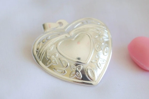 ABD1101 Dije corazón con corazón
