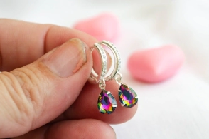L-AR0415 Huggies 1.3cm gota cristal VIOLETA