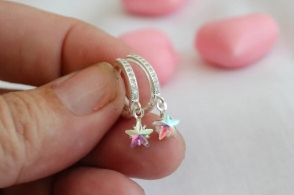 L-AR0416 Huggies 1.3cm con estrella cristal TRANSPARENTE