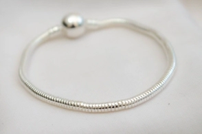 L-PU0018 Pulsera símil pandora  cierre bolita