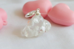 L-DI0031 Dije CHARM cielo nube blanco