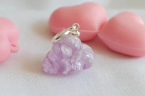 L-DI0031 Dije CHARM cielo nube LILA