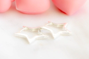 L-AR0508 Aros  argollas estrellas 1.7cm