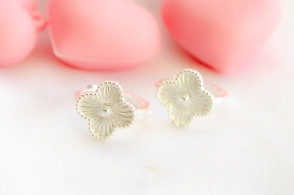 L-AR0510 Aros  argollas flores 1.4cm