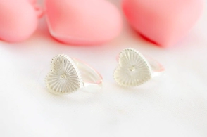 L-AR0511 Aros  argollas corazón 1.4cm