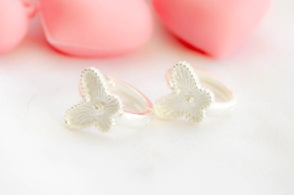 L-AR0513 Aros  argollas mariposas 1.4cm