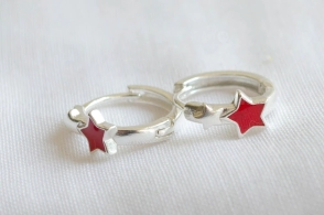 L-AR0533 Aros argollas estrellas ROJO