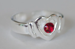 ANIMIDI004 Anillo midi corazón rojo - 