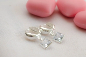 L-AR0640  Argolla con cubic cuadrado 1.3cm