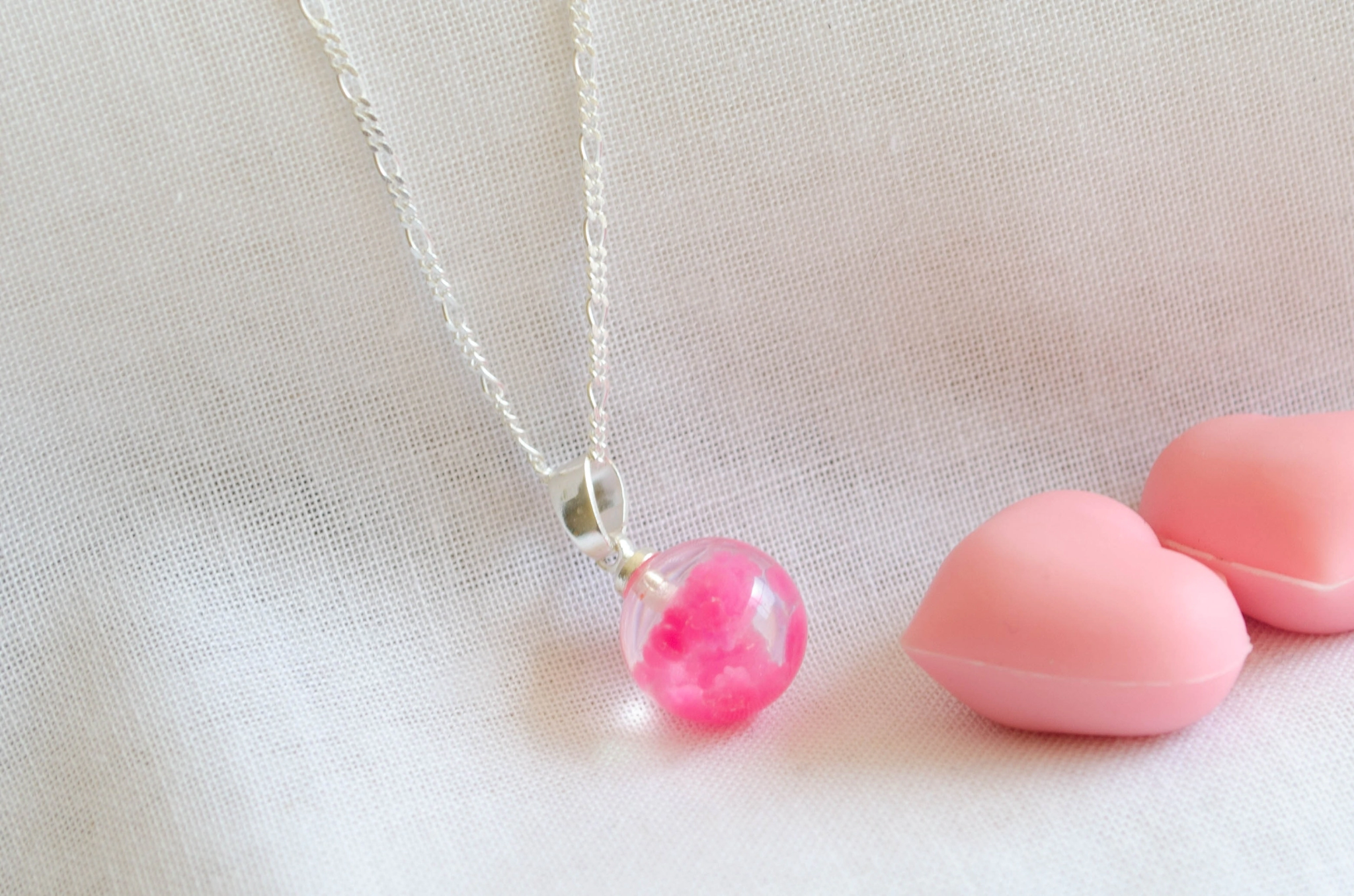 L-CA0086 Cadena 45 + dije cielo FUCSIA