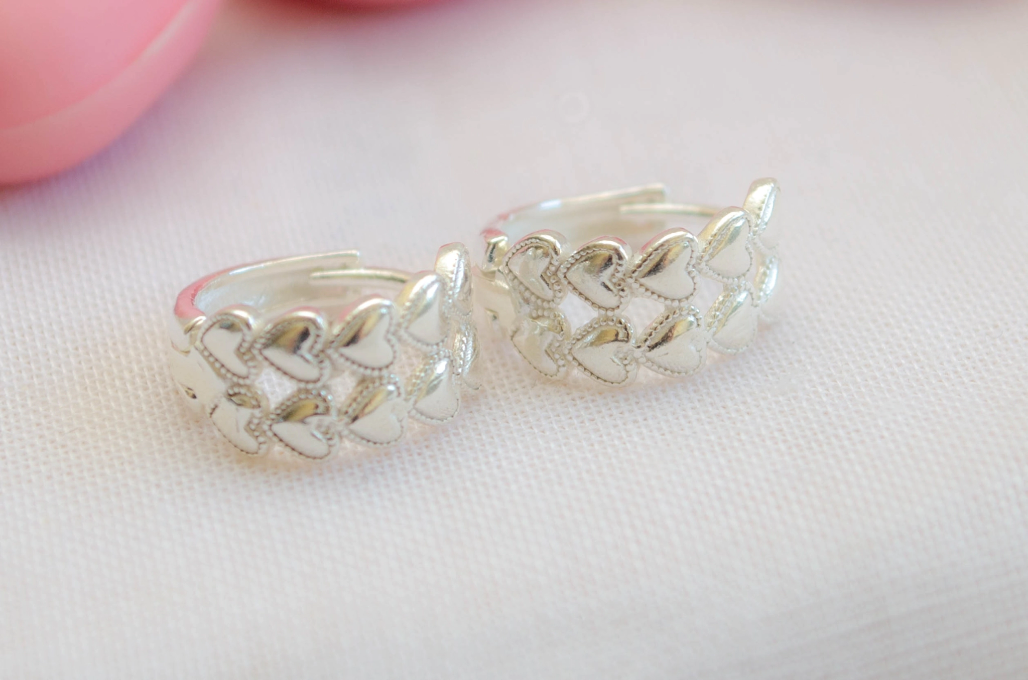 L-AR0630 Argolla corazones verticales 1.2cm