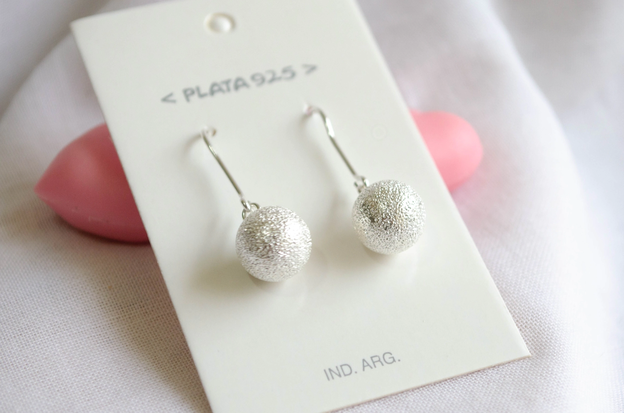 L-AR0593 Aros bolitas colgantes arenadas 12mm