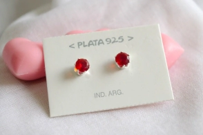 L-AR0585 Aros cubic 4mm ROJO