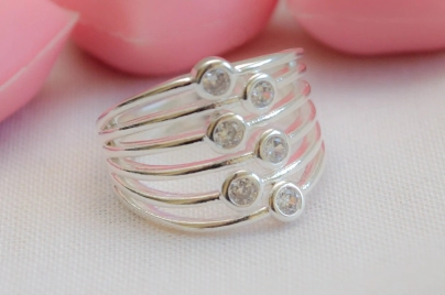 L-AN0079 Anillo  circulos cubics transparente