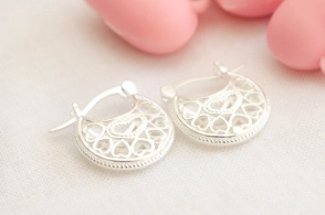 L-AR0673 Aros canasta calada corazón 1.6cm