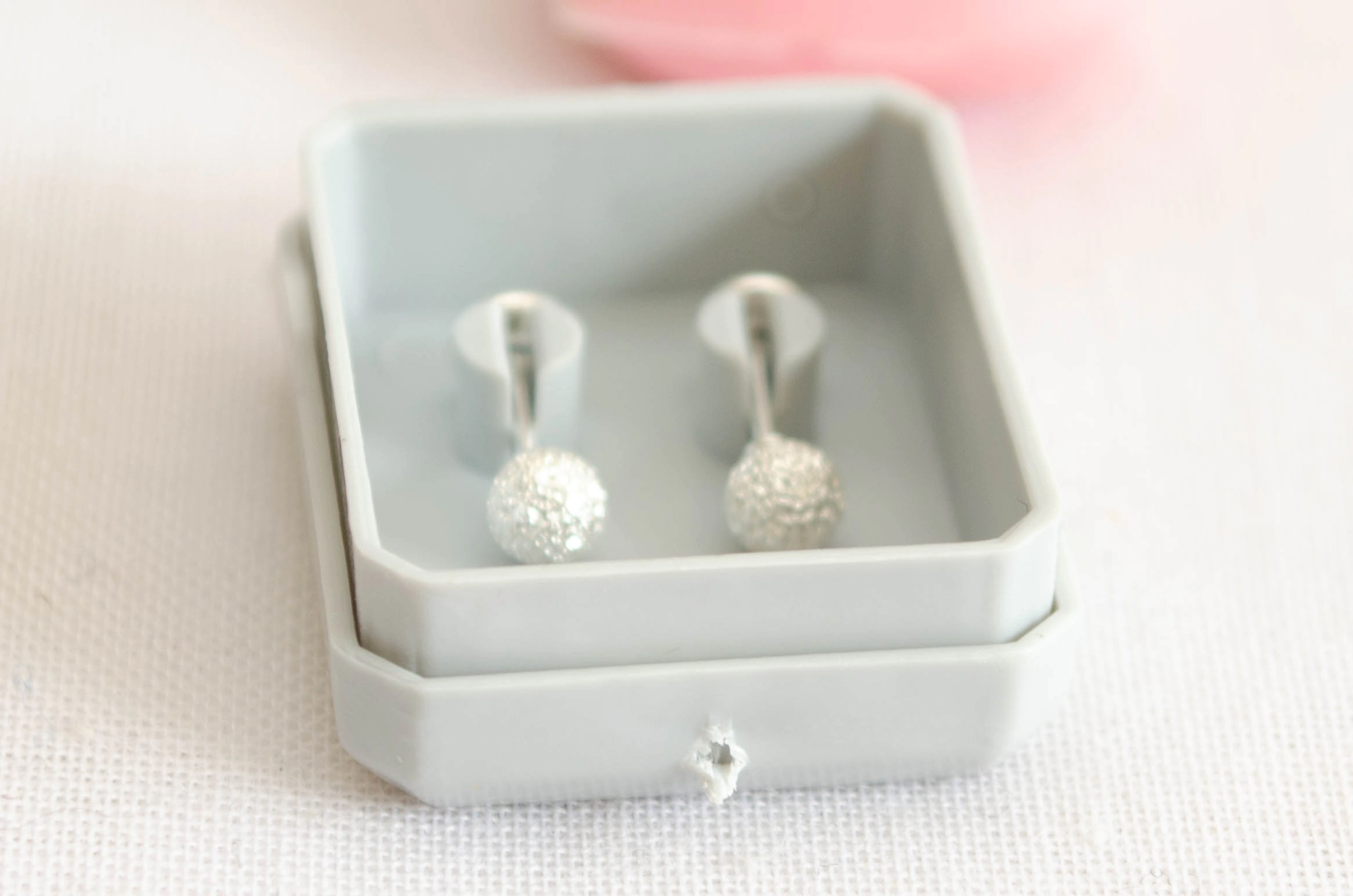 ABRI1046 Aros abridores  bolitas brillantes 4mm