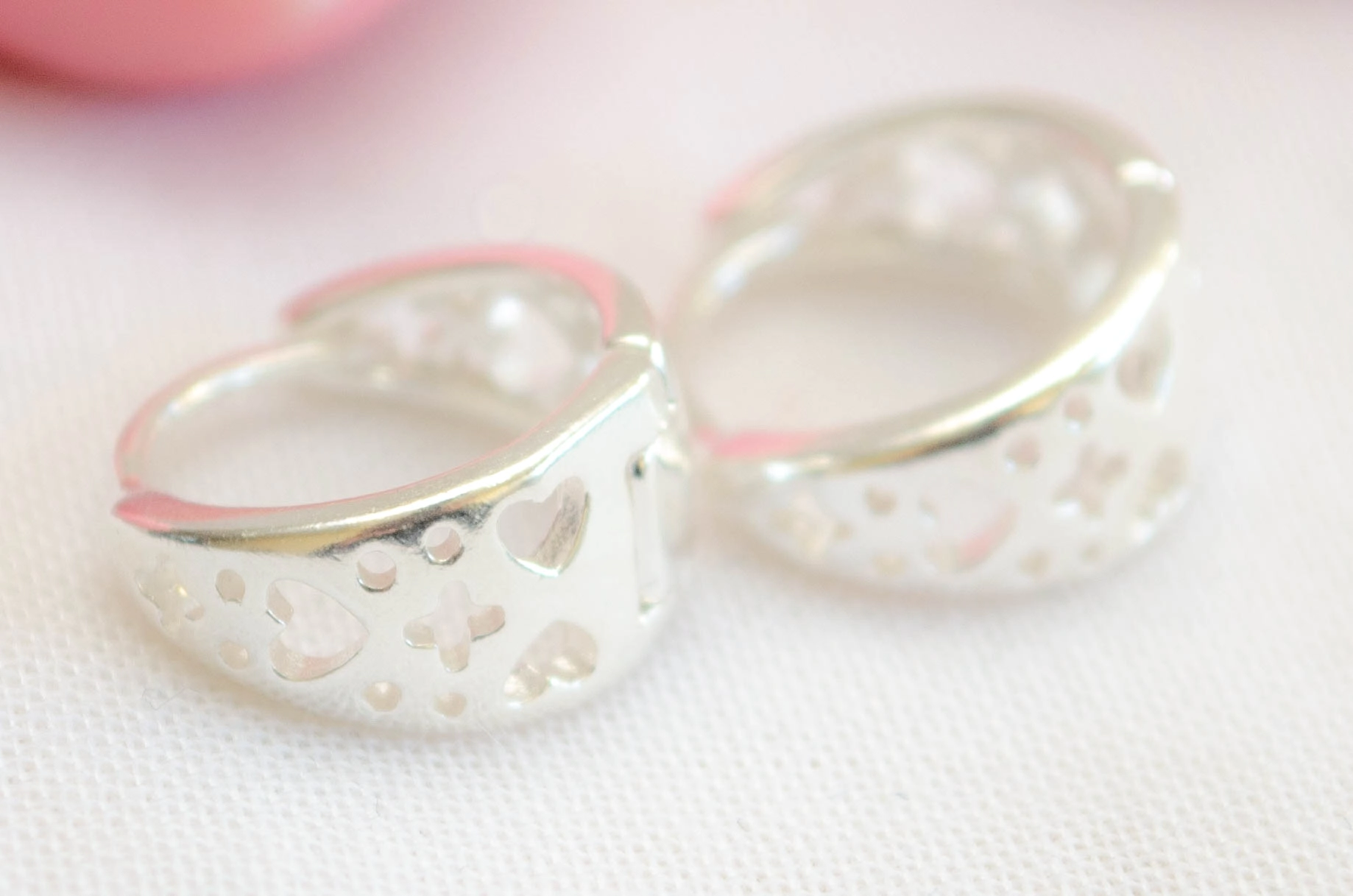 L-AR0678 Cubano calado corazones 1.5cm