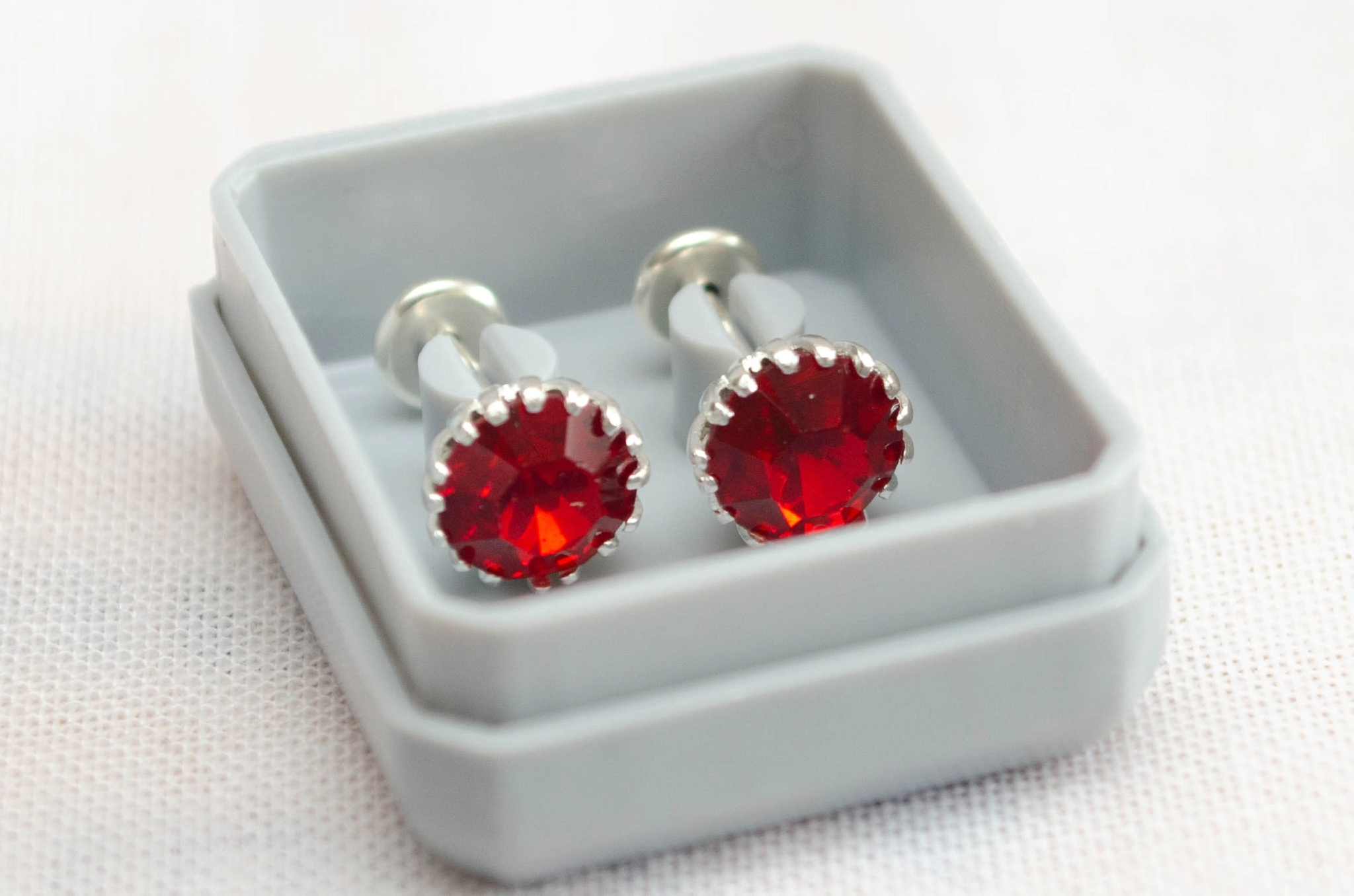 ABRI1180 Aros abridores CUBIC engarce tipo flor ROJO