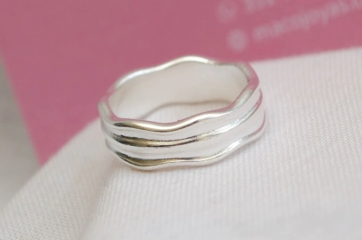 L-AN0096 Anillo triple ondulado