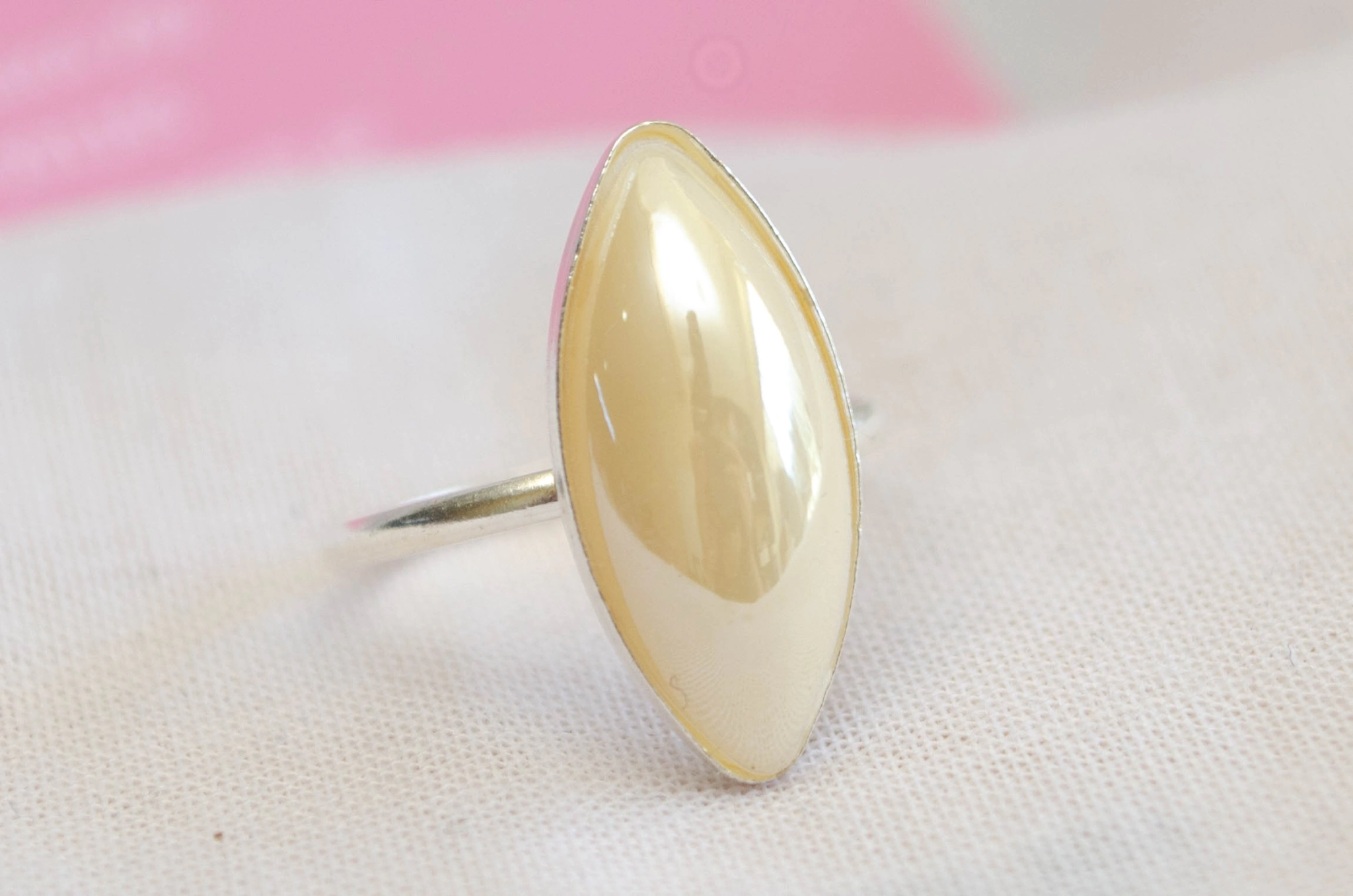 L-AN0117 Anillo simil piedra forma hoja natural