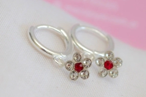 L-AR0879 Aros argollas con FLOR cubic ROJO