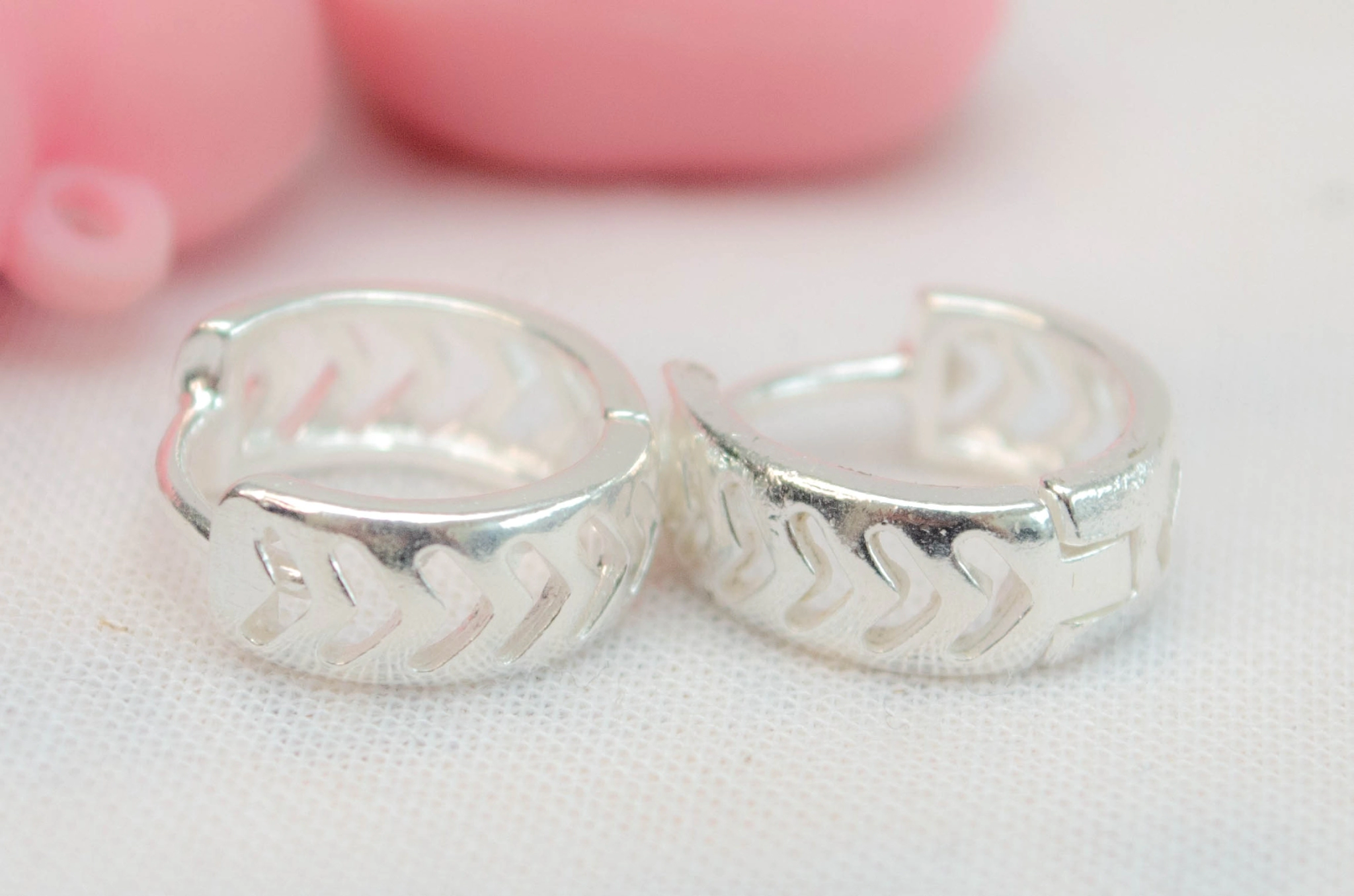 L-AR0906 Aros cubanos calados corazon vertical