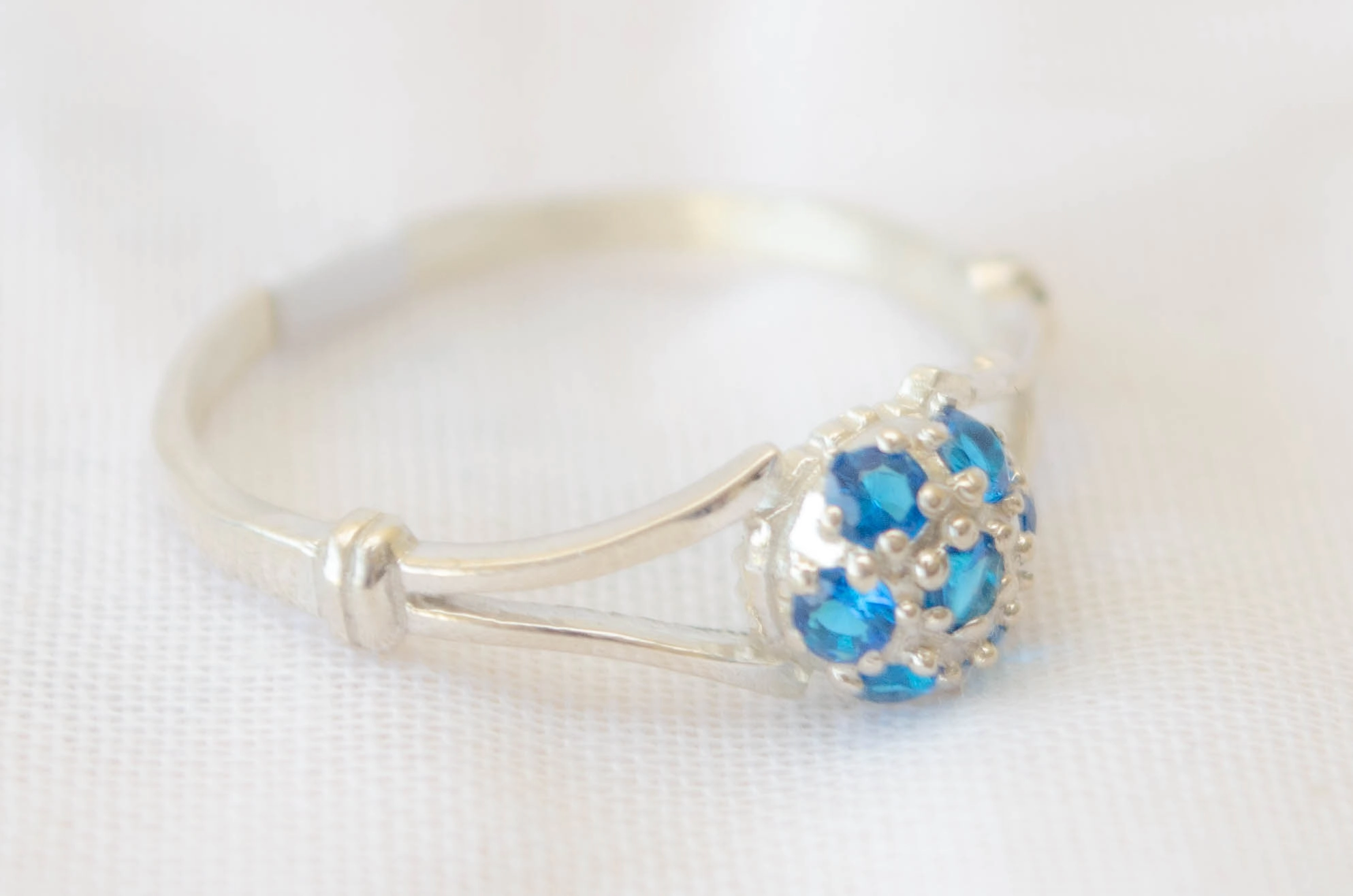 ANI2262 Anillo frutillita CELESTE