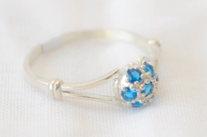 ANI2262 Anillo frutillita CELESTE