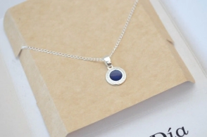 MUM-0102 SOBRE Cadena 45cm+dije bulg AZUL