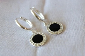 L-AR0945 Aros argollas con dije tipo bulgar NEGRO