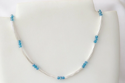 L-CA0241 Colgante cristales y tubo CELESTE