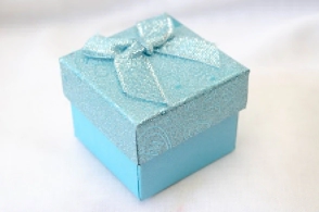 CAJA0003 Caja CUADRADA MOÑO CELESTE