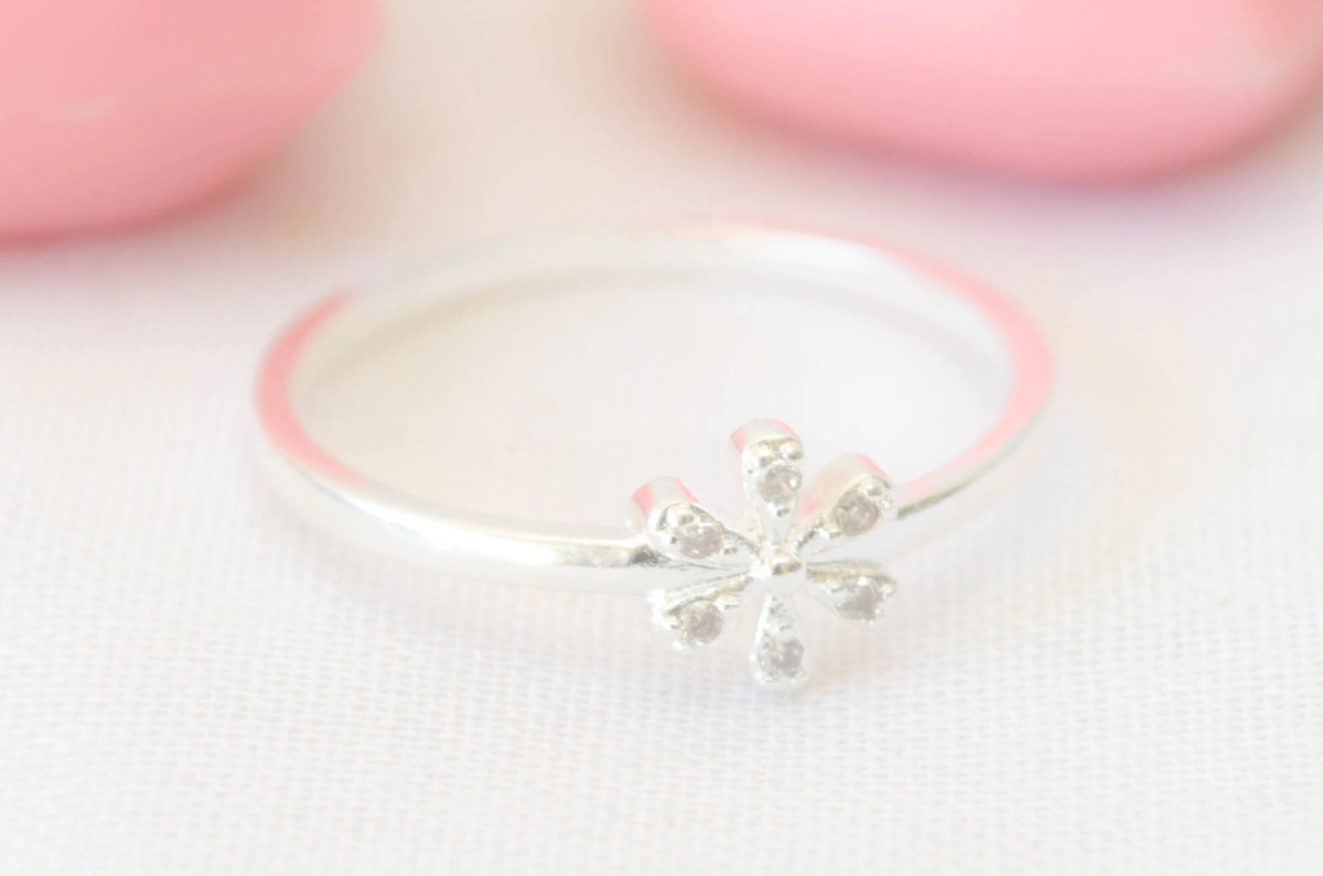 L-AN0132 Anillo pequea flor