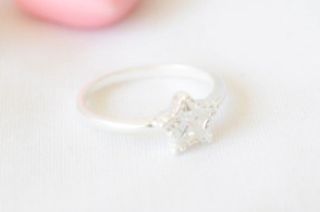 L-AN0140 Anillo estrella cubic