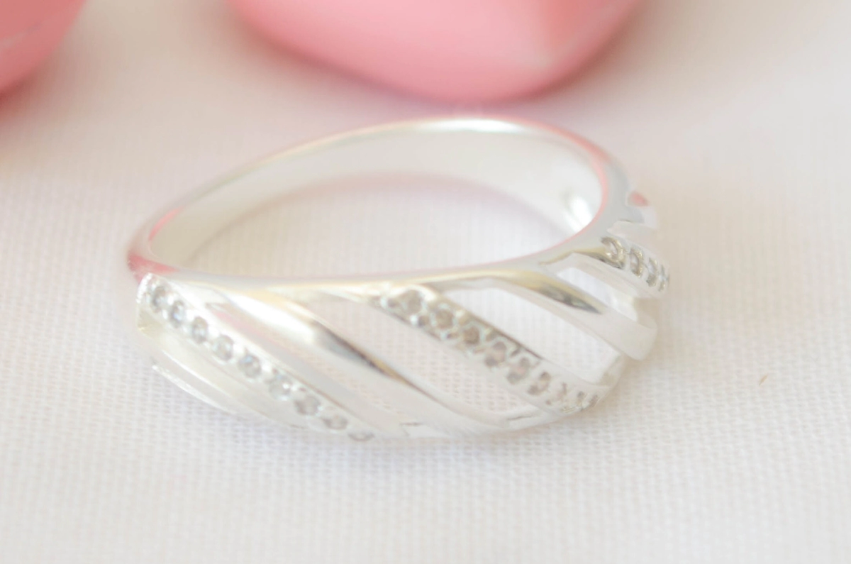 L-AN0146 Anillo bombe calado