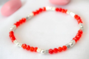 L-PU0128 Pulsera elastizada BOLITAS CUADRADOS con cristales ROJO