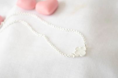 L-TO0099 Tobillera con FLOR MADRE BLANCO