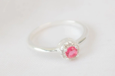 L-AN0164 Anillo piedra rosa fuerte cubics